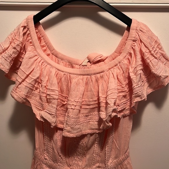 SPELL Cassie Lace Gown in Petal Size Small NWT - Picture 16 of 16